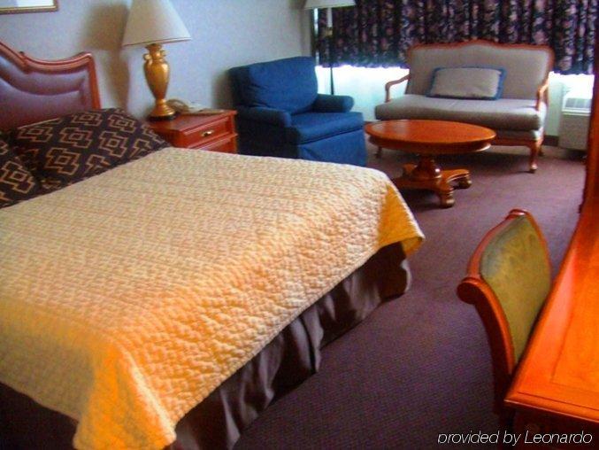 A Victory Inn & Suites - Muskegon Room photo